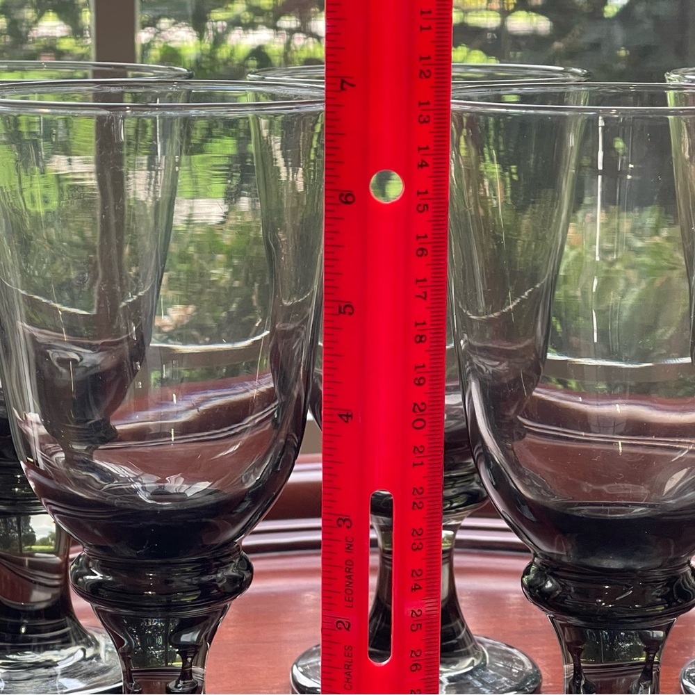Vintage Libbey’s Gray Wine Goblets, Vintage Smoke Colored Wine Glass, Set of 5 - Picture 5 of 6